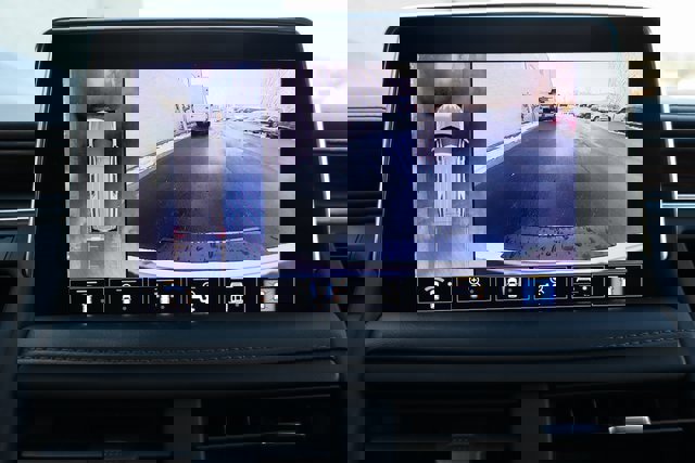 Used 2021 Chevrolet Suburban High Country image 9