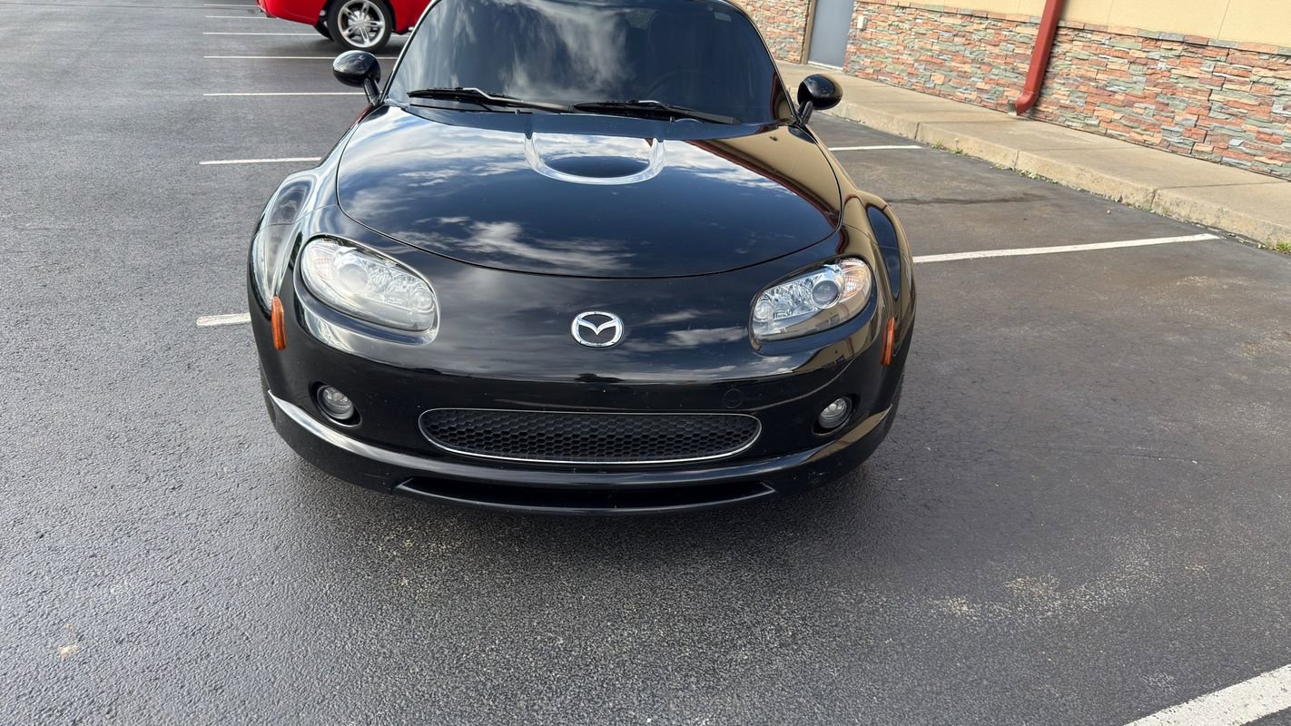 Used 2008 MAZDA MX-5 Miata Grand Touring w/ Premium Pkg RWD image 3