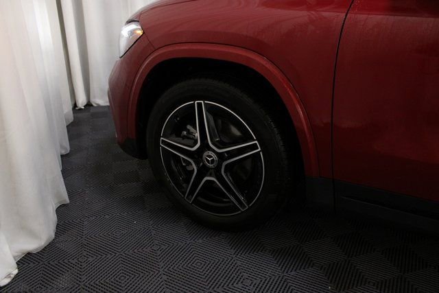 Used 2025 Mercedes-Benz GLA 250 4MATIC image 9