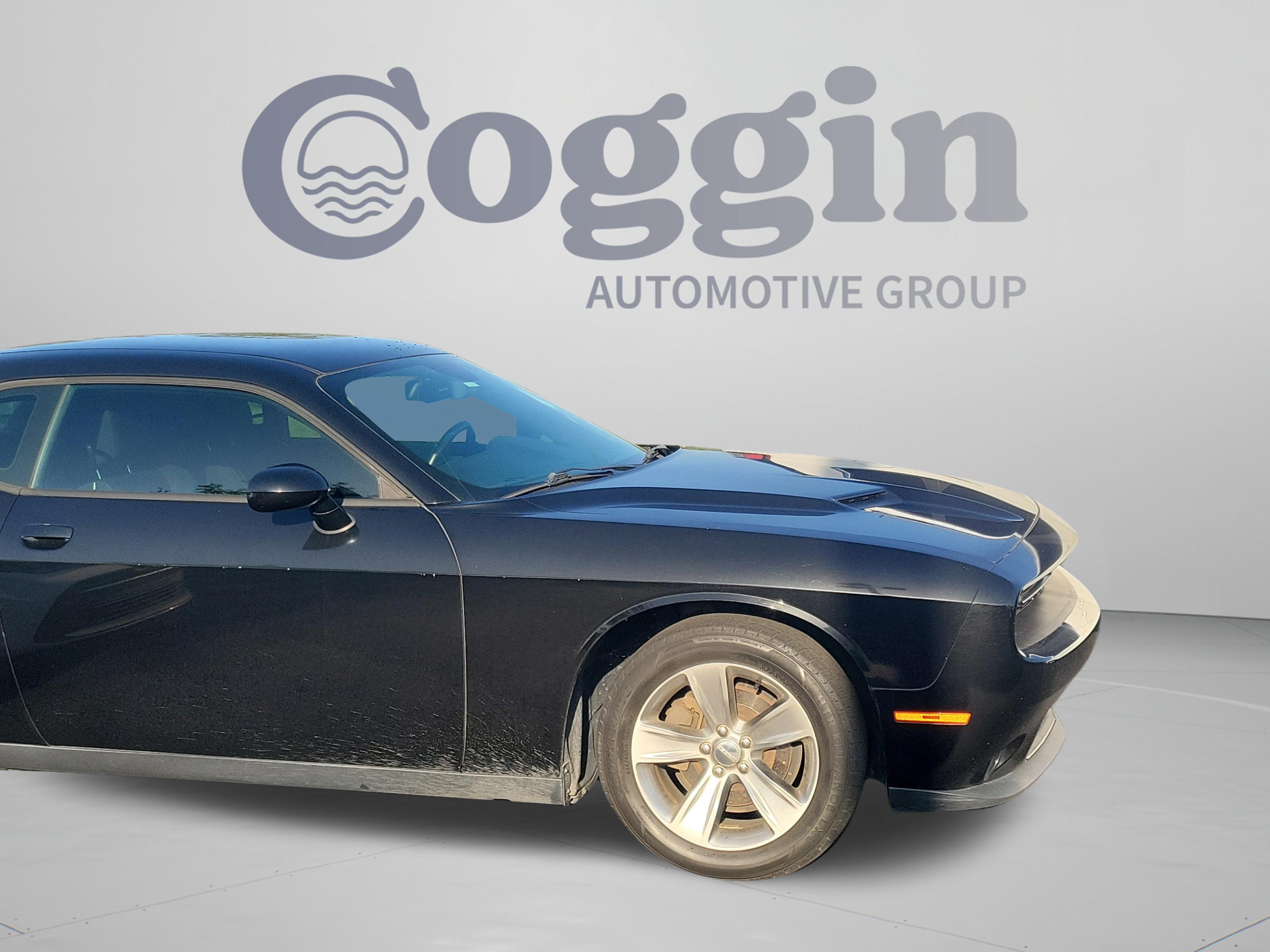 Used 2016 Dodge Challenger SXT RWD image 14