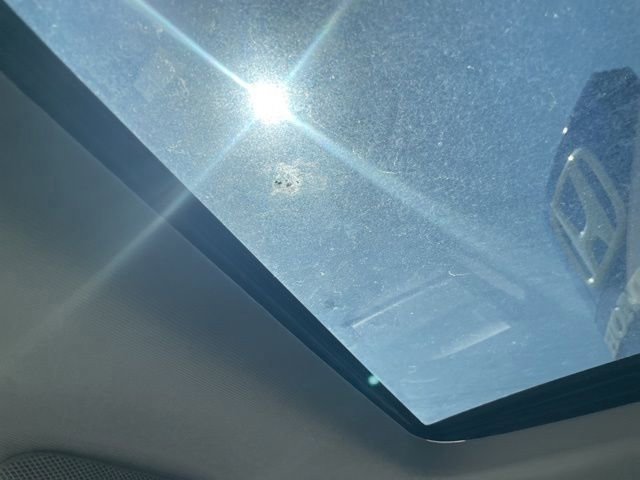 Used 2017 Ford Fusion SE w/ Fusion SE Technology Package image 22