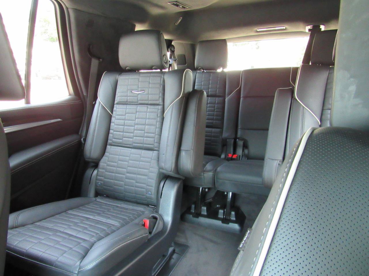 Used 2026 Cadillac Escalade Platinum Sport w/ LPO, ONYX Package AWD/4WD image 8