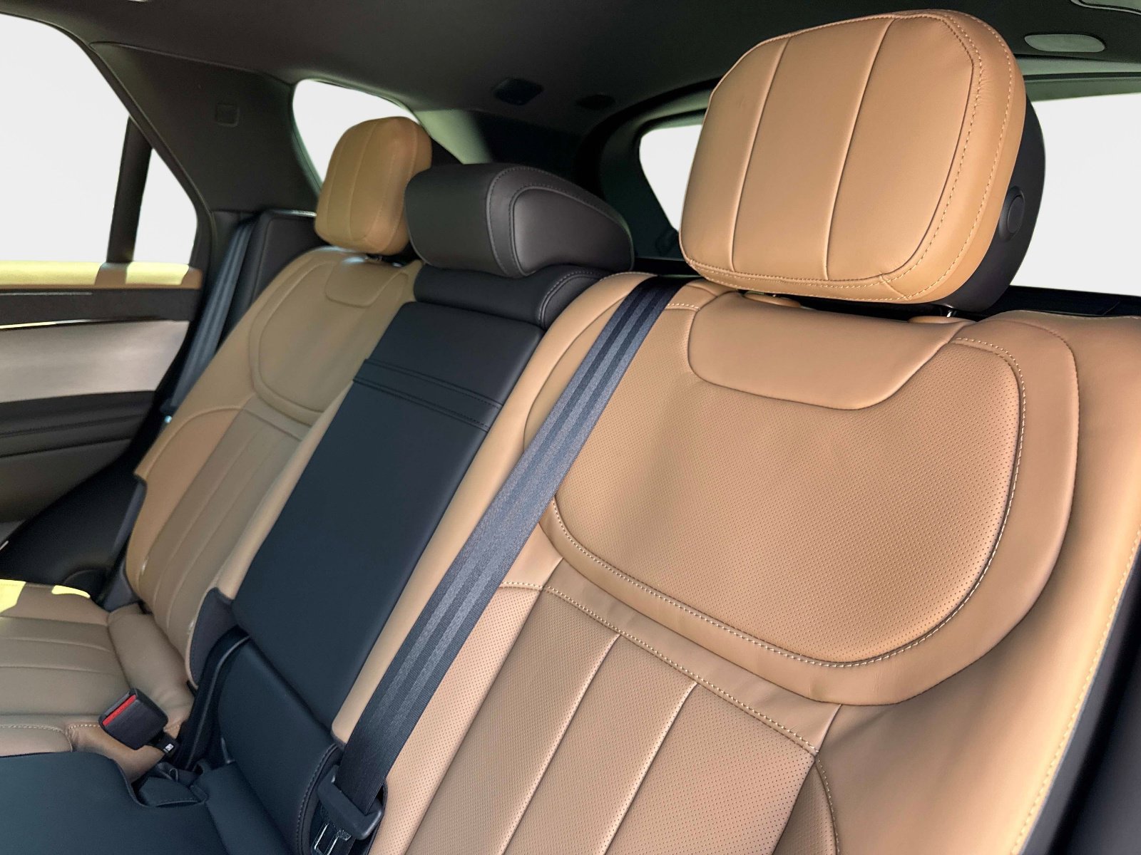 New 2026 Land Rover Range Rover Sport Dynamic SE AWD/4WD image 15