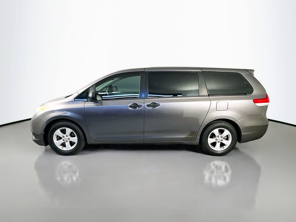 Used 2014 Toyota Sienna L FWD image 4