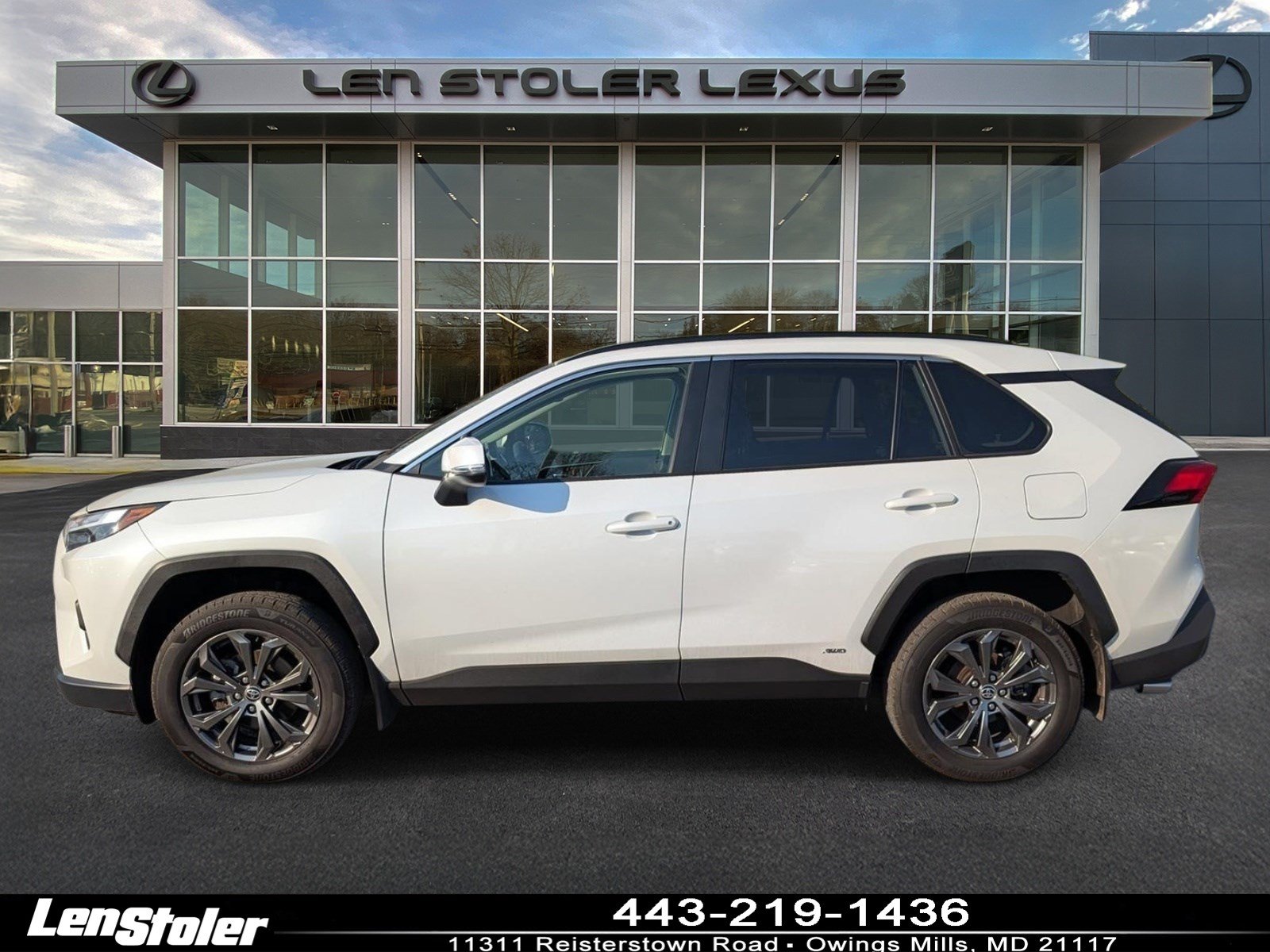 Used 2023 Toyota RAV4 XLE Premium AWD/4WD image 6