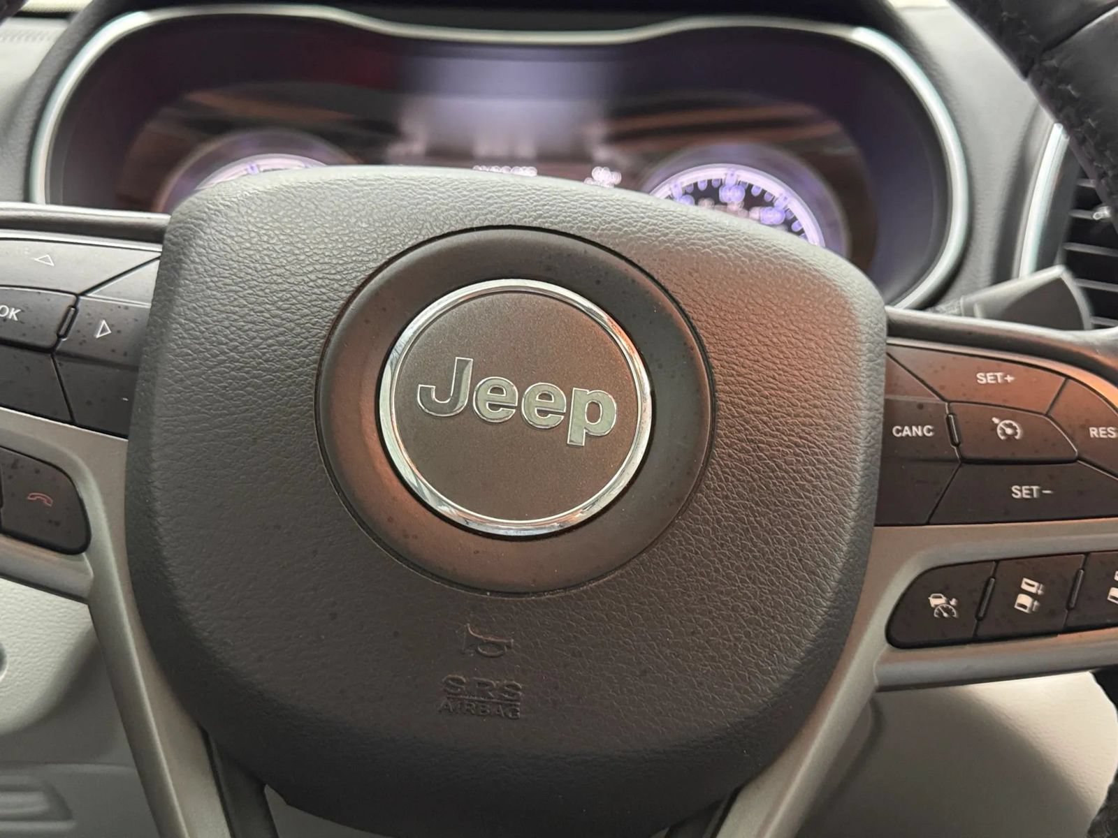 Used 2019 Jeep Cherokee Limited w/ Luxury Group AWD/4WD image 25