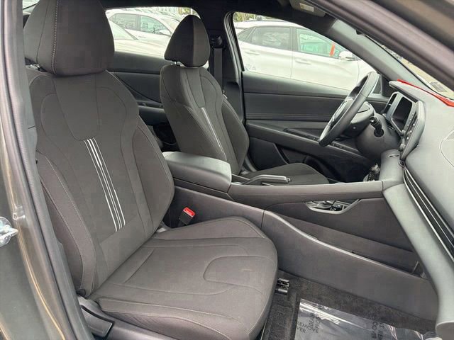 Used 2025 Hyundai Elantra Sport image 9