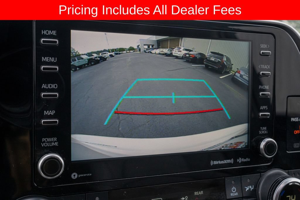 Used 2021 Toyota Highlander XLE FWD image 16