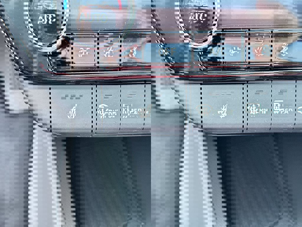 New 2025 Hyundai Elantra SEL image 23