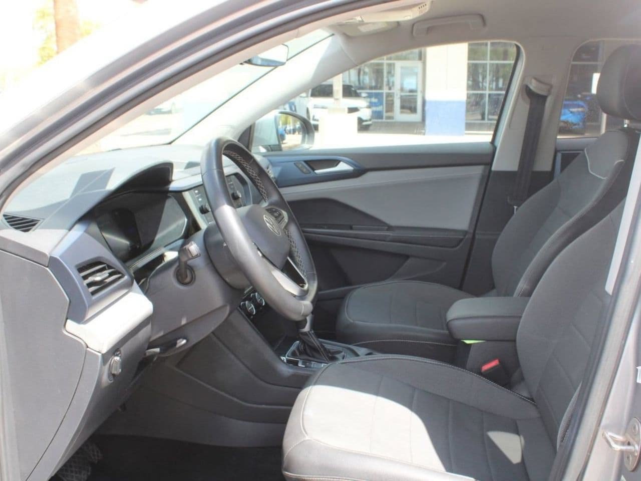 Used 2024 Volkswagen Taos SE FWD image 14
