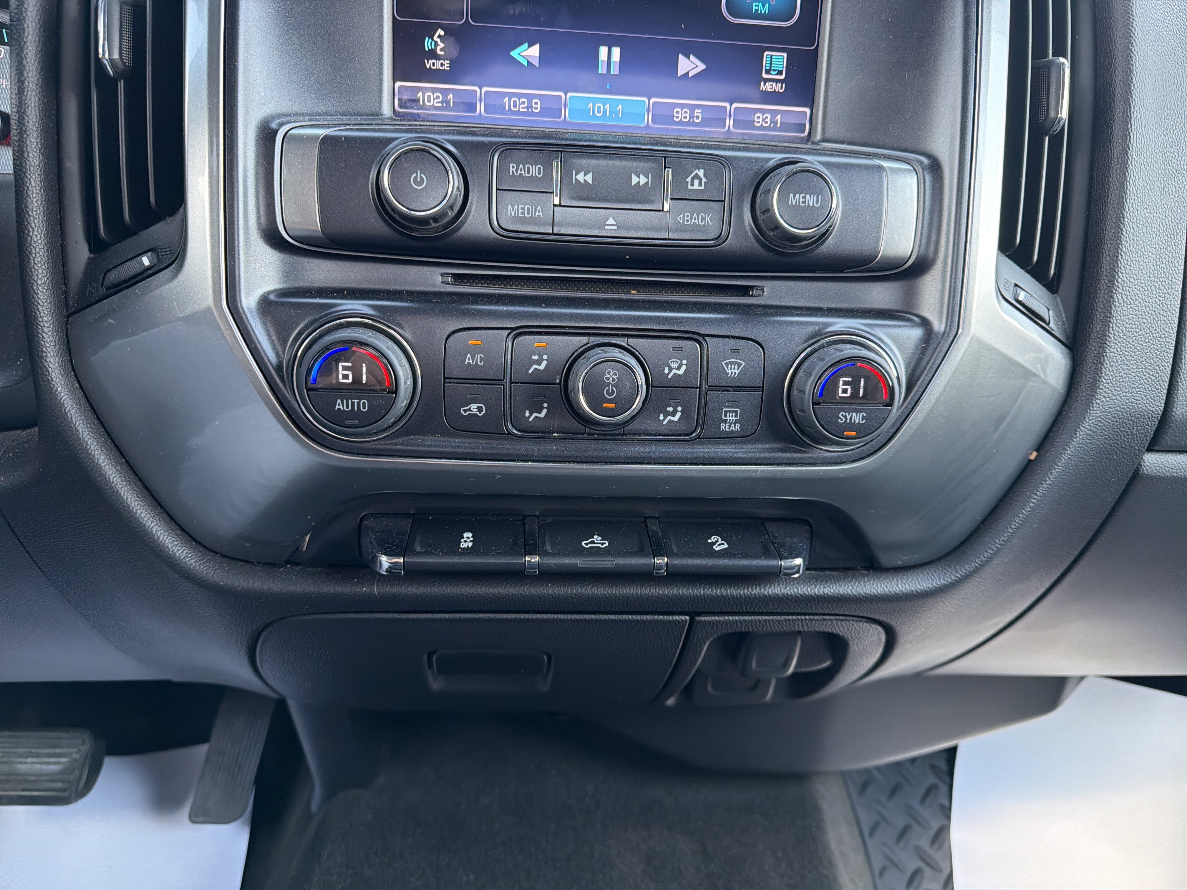 Used 2015 Chevrolet Silverado 1500 LT w/ All Star Edition AWD/4WD image 26