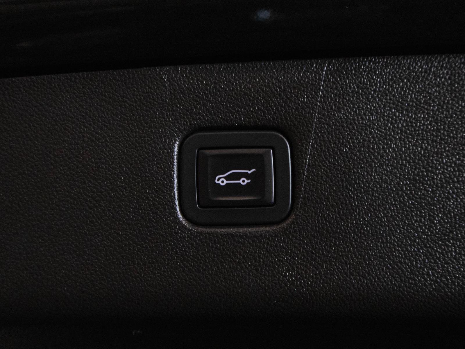 Used 2019 Chevrolet Blazer Premier w/ Sun and Wheels Package image 26