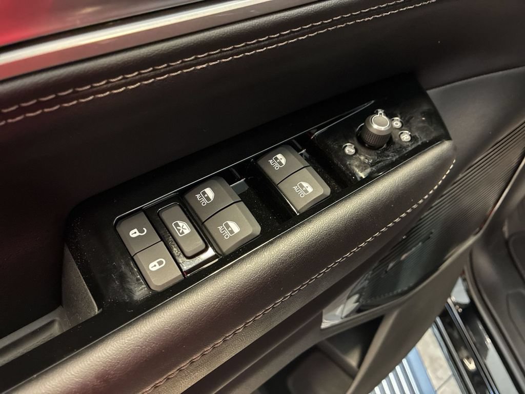 New 2026 Jeep Grand Wagoneer L Limited AWD/4WD image 12