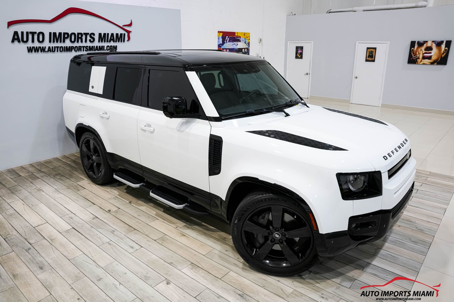 Used 2023 Land Rover Defender 130 X-Dynamic SE image 28