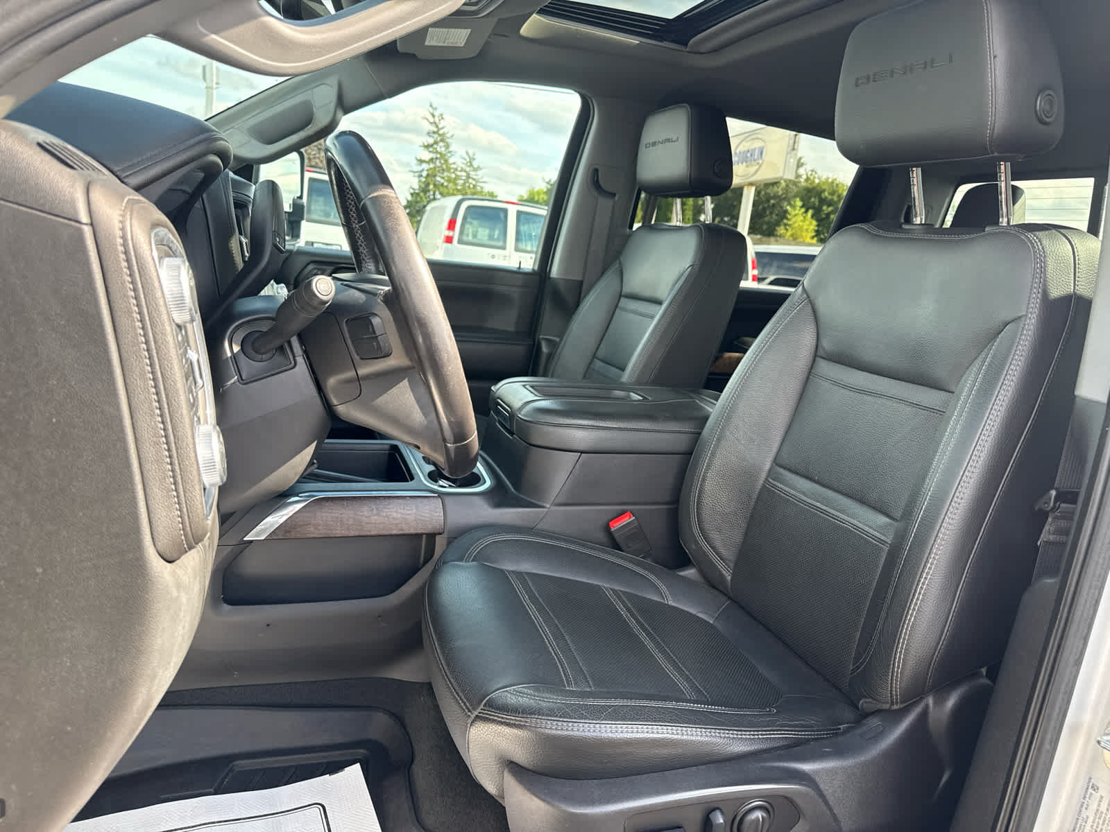 Certified 2022 GMC Sierra 3500 Denali w/ Technology Package AWD/4WD image 12
