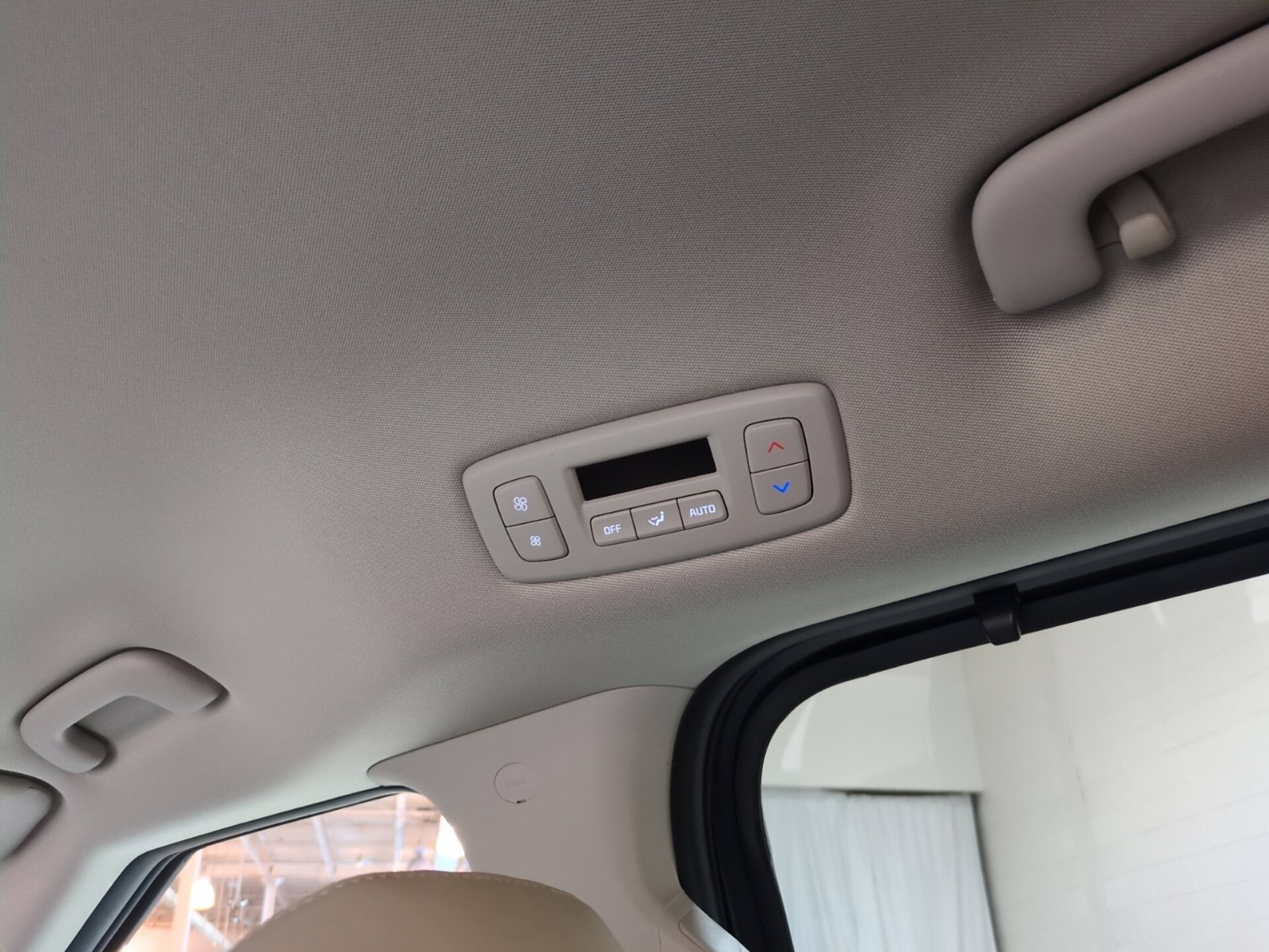 Certified 2025 Kia Carnival EX FWD image 20