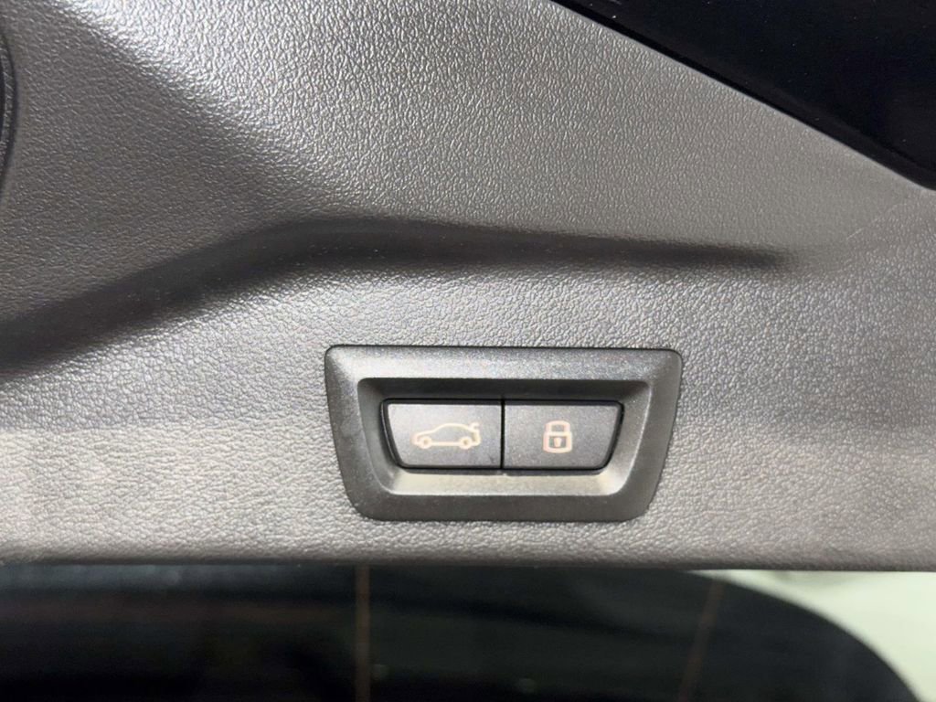 Used 2025 BMW X5 M Competition w/ Executive Package image 18