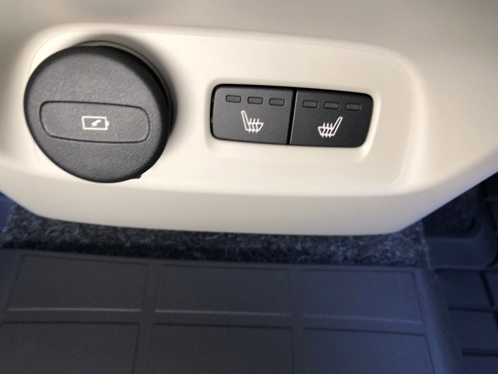 New 2026 Volvo XC40 B5 Ultra w/ Protection Package Premier AWD/4WD image 36