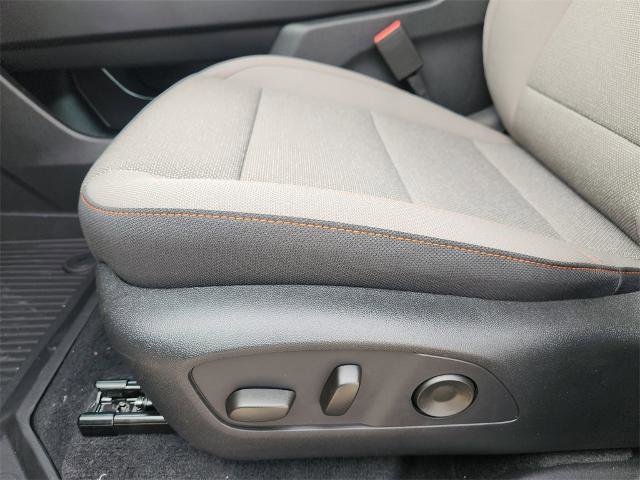 New 2026 Chevrolet Traverse LT image 17