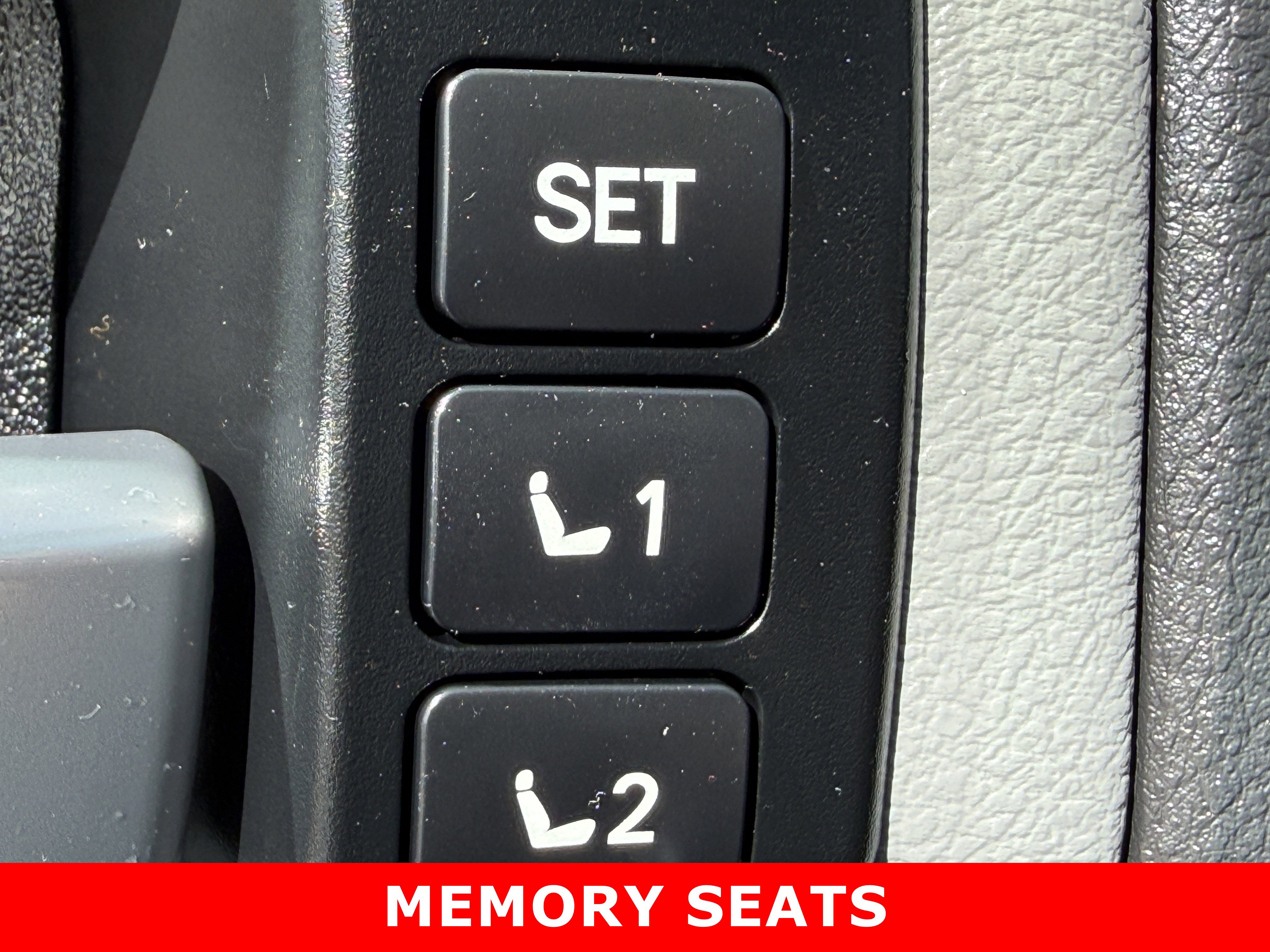 Used 2019 Toyota Sequoia Platinum w/ Four Season Floor Mat Package image 18