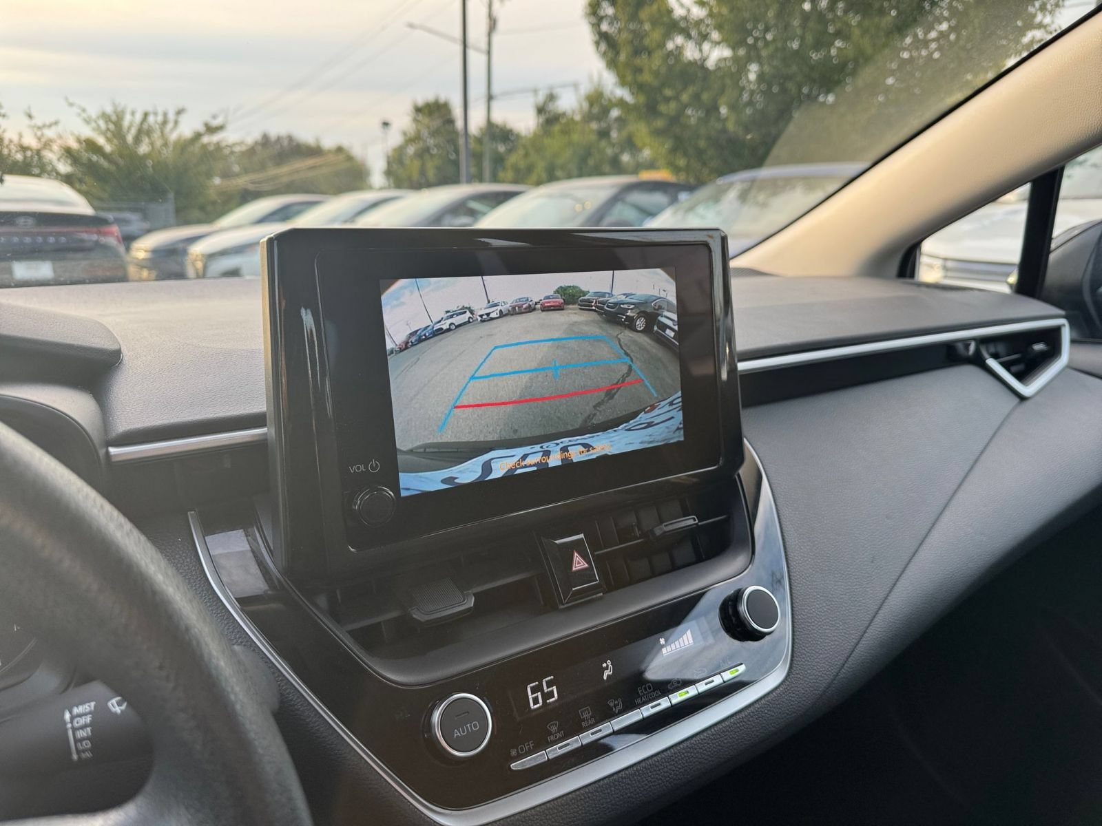 Used 2025 Toyota Corolla LE FWD image 21