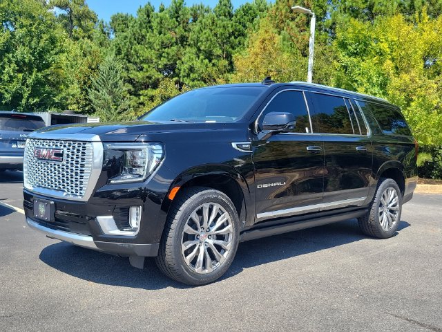 Used 2021 GMC Yukon XL Denali w/ Denali Premium Package AWD/4WD image 12
