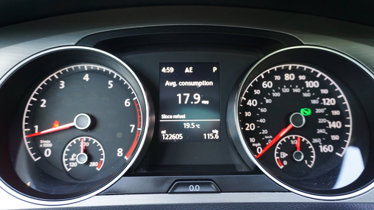 Used 2015 Volkswagen Golf S image 15