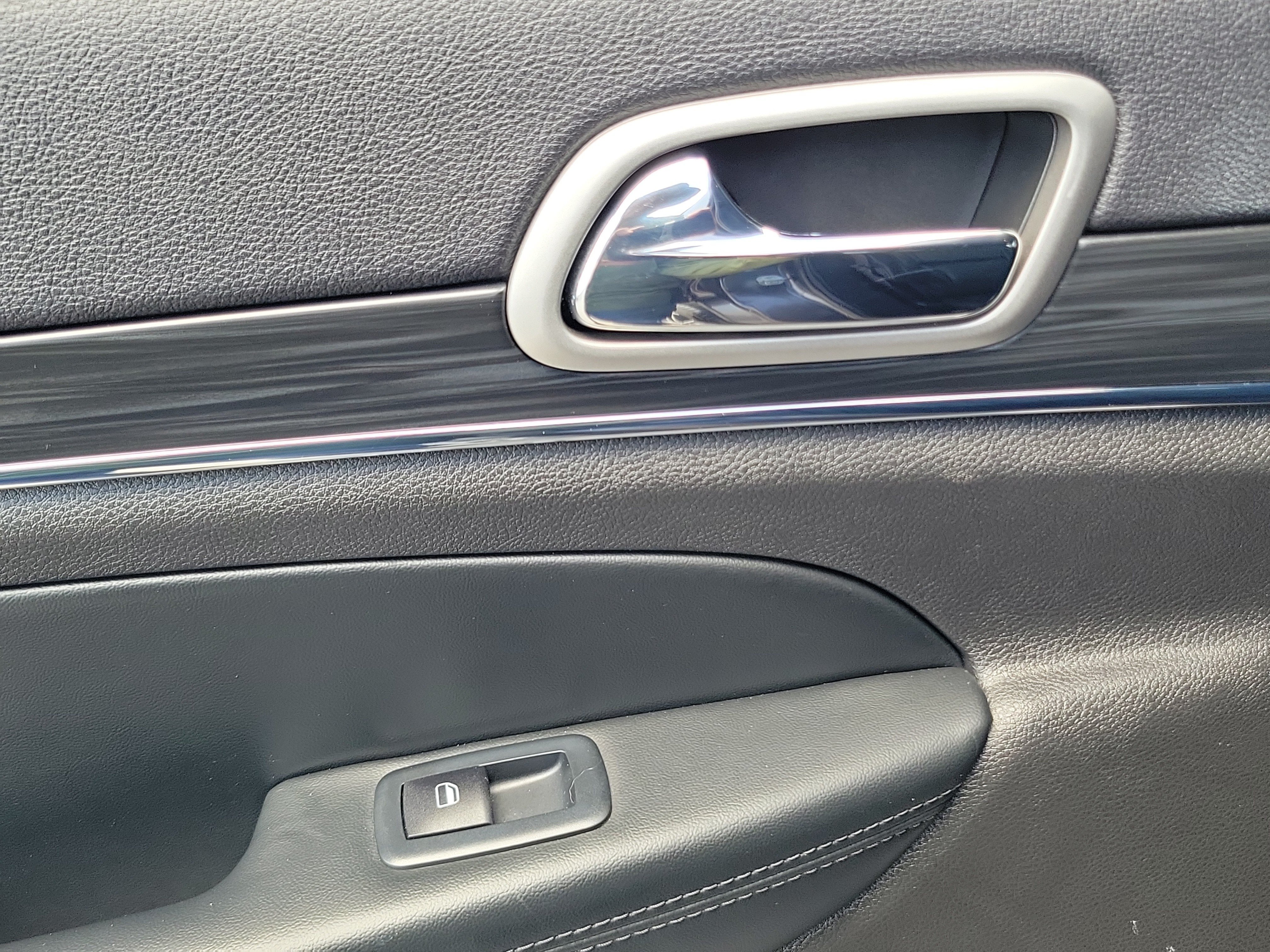 Used 2021 Jeep Grand Cherokee Limited w/ Luxury Group II RWD image 28