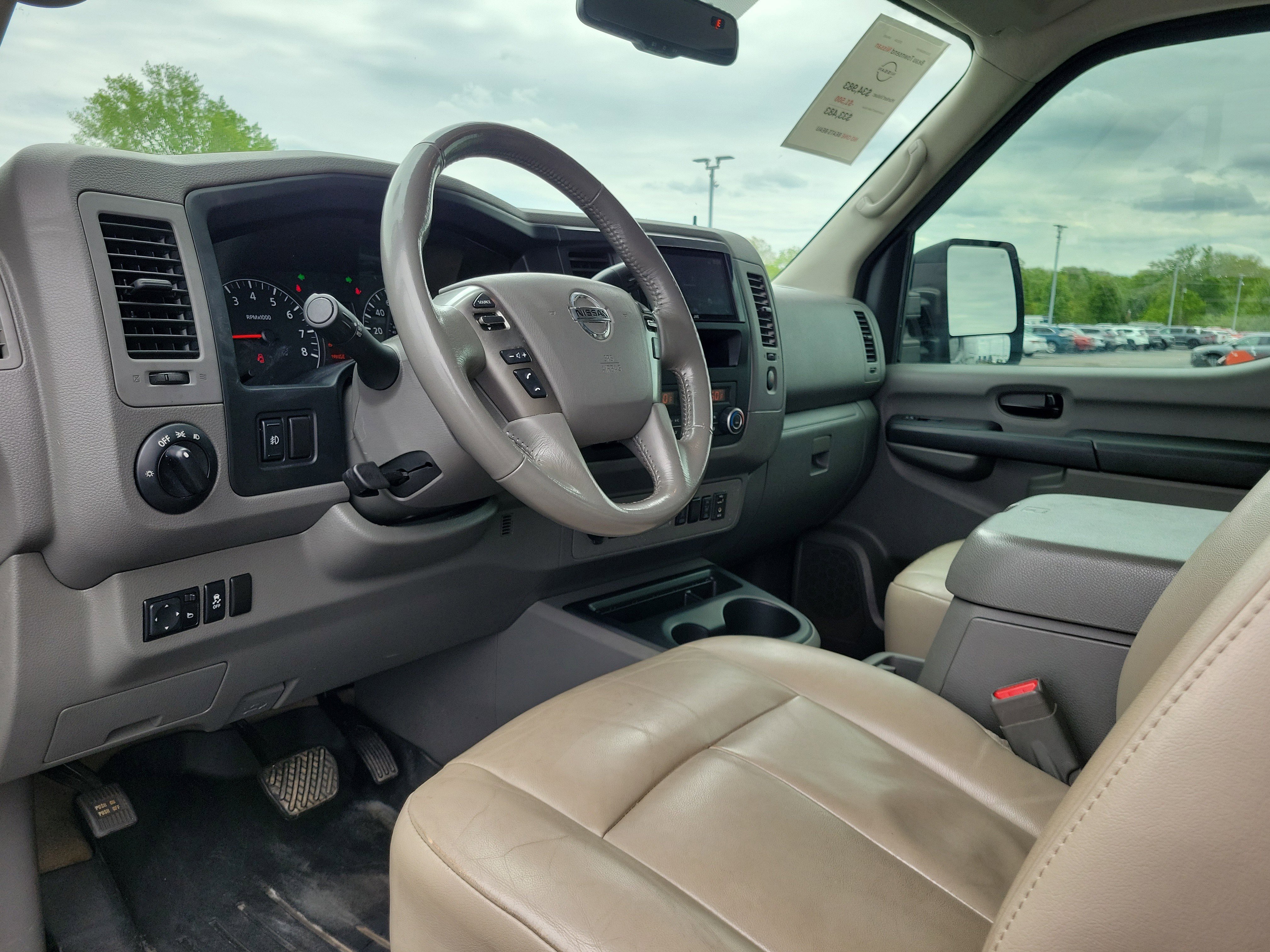 Used 2019 Nissan NV 3500 SL RWD image 18