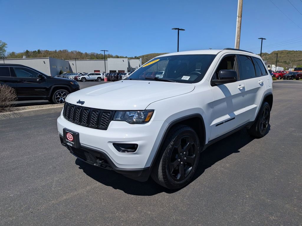 Used 2019 Jeep Grand Cherokee Laredo AWD/4WD image 8
