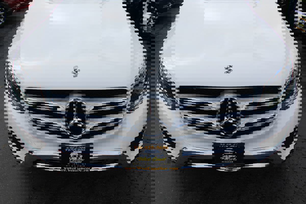 Used 2019 Mercedes-Benz GLC 300 w/ Premium Package image 9