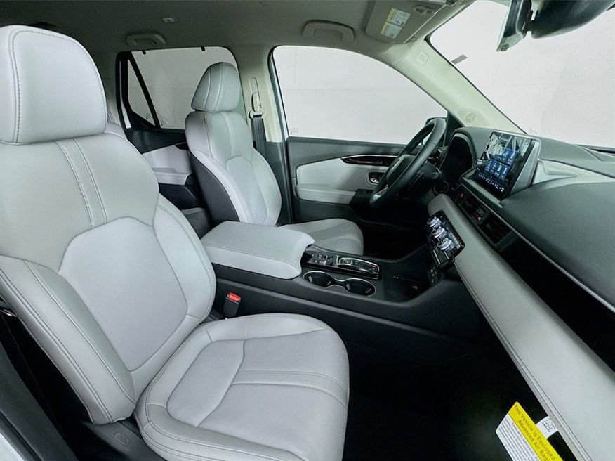 Certified 2025 Honda Pilot EX-L image 39
