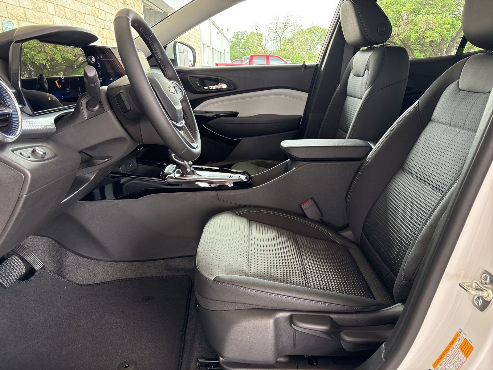 New 2026 Chevrolet Trax LT image 13