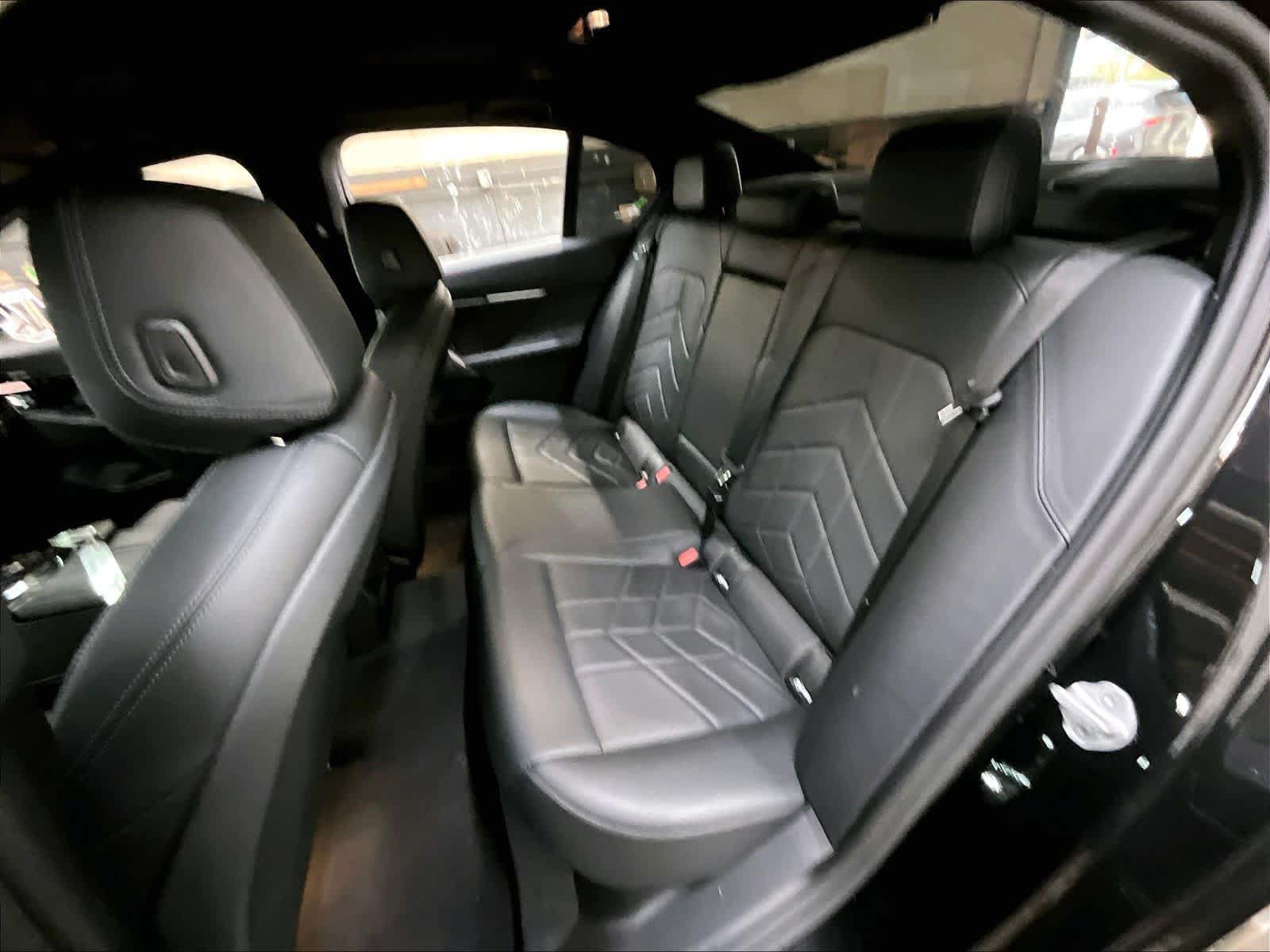 Used 2025 BMW 530i w/ Premium Package RWD image 29