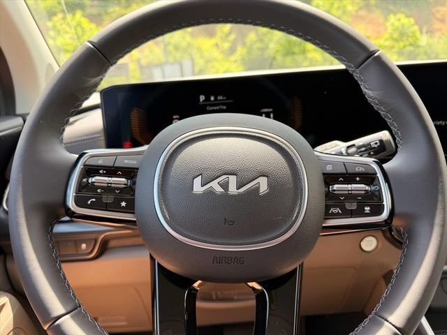 New 2026 Kia Carnival FWD image 17