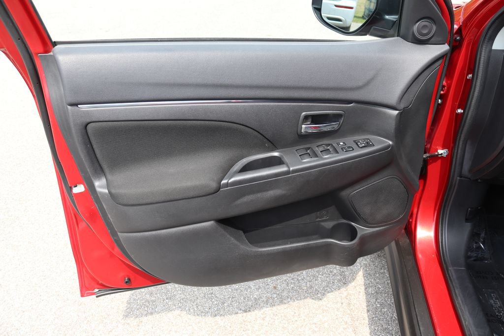 Used 2017 Mitsubishi Outlander Sport LE AWD/4WD image 5