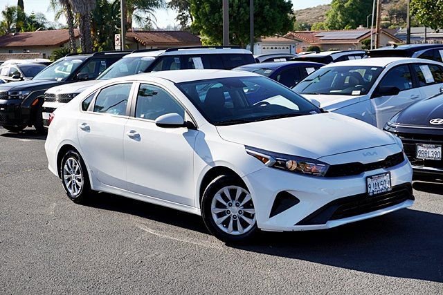 Used 2023 Kia Forte LX FWD image 3
