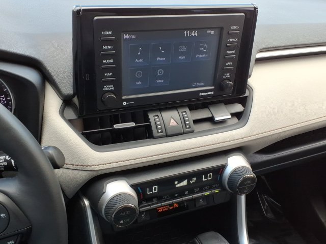 Used 2022 Toyota RAV4 XLE Premium AWD/4WD image 5