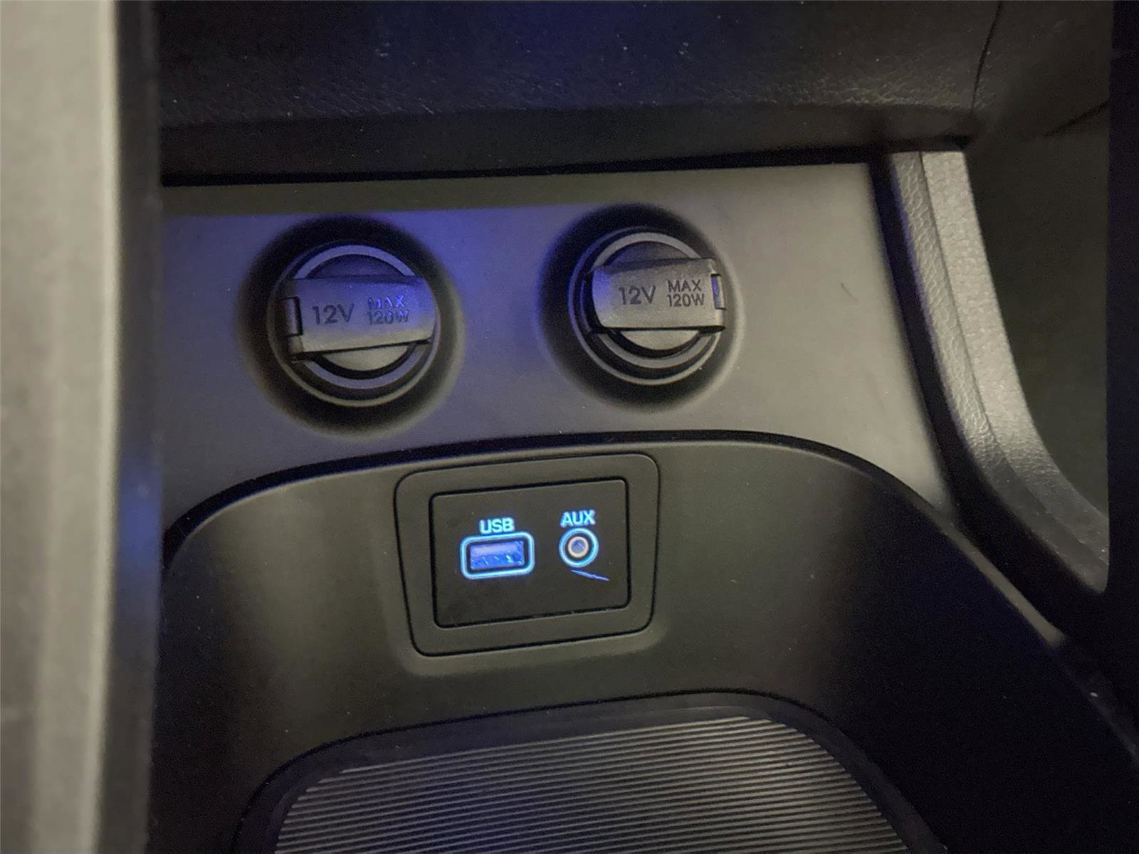 Used 2017 Hyundai Santa Fe SE image 30