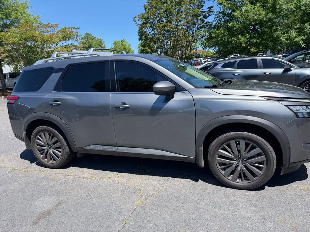Used 2022 Nissan Pathfinder SL w/ SL Premium Package FWD image 2