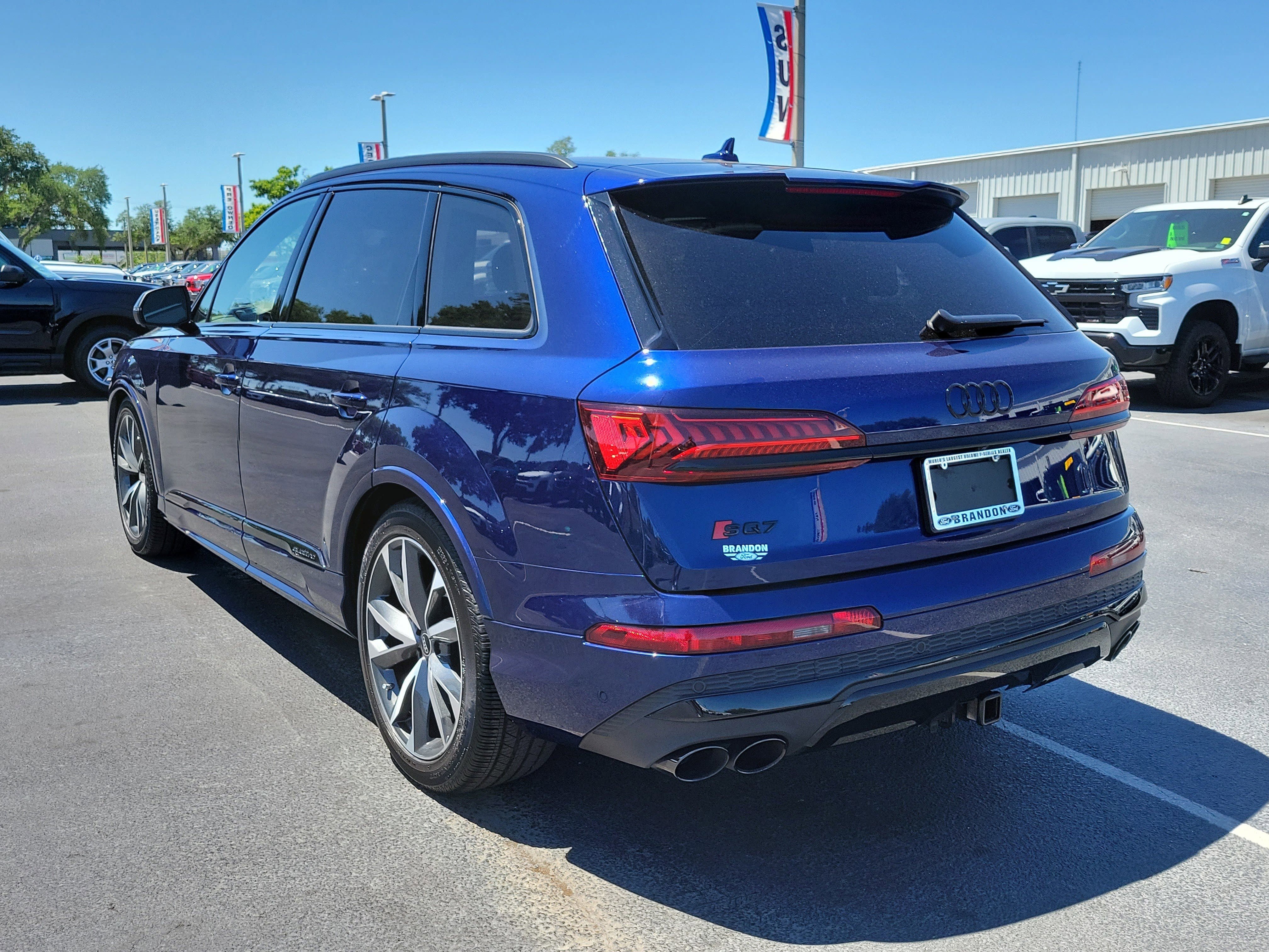 Used 2023 Audi SQ7 Prestige AWD/4WD image 7
