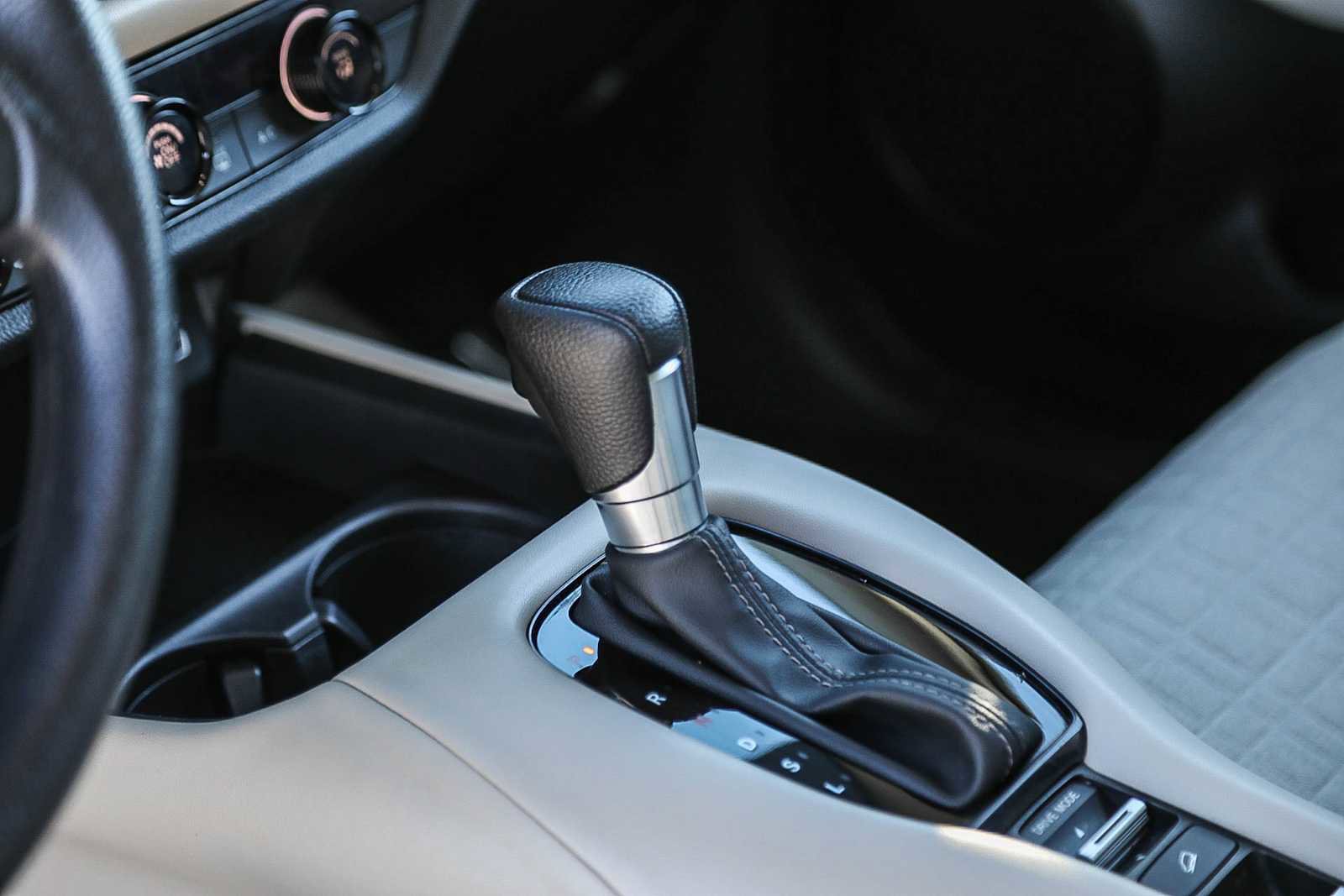 Used 2023 Honda HR-V LX image 19