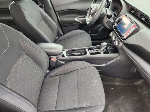 Used 2023 Nissan Kicks SV image 14
