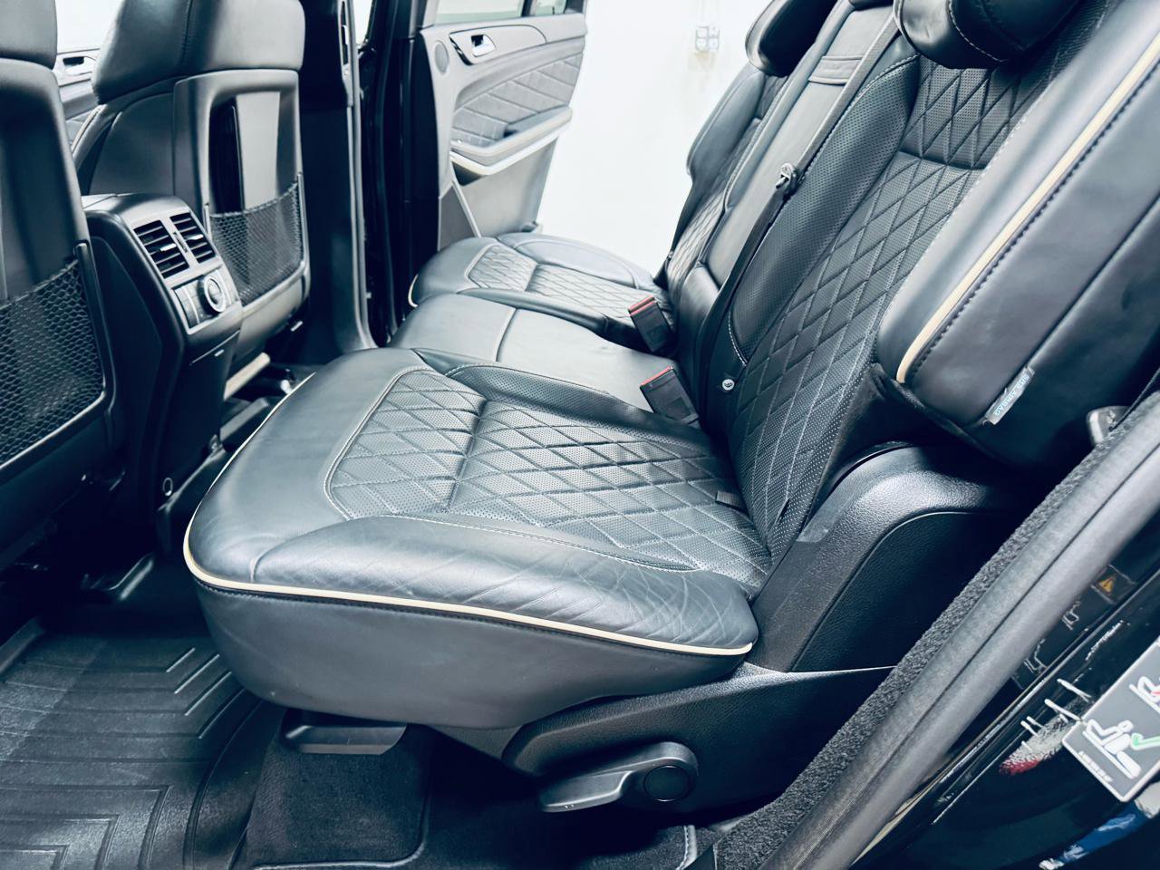 Used 2014 Mercedes-Benz GL 550 4MATIC image 37