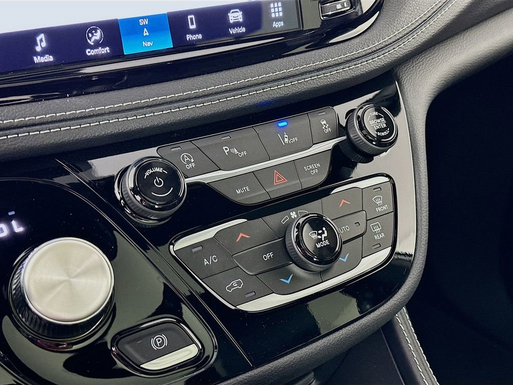 New 2026 Chrysler Pacifica Limited w/ S Appearance Package image 21