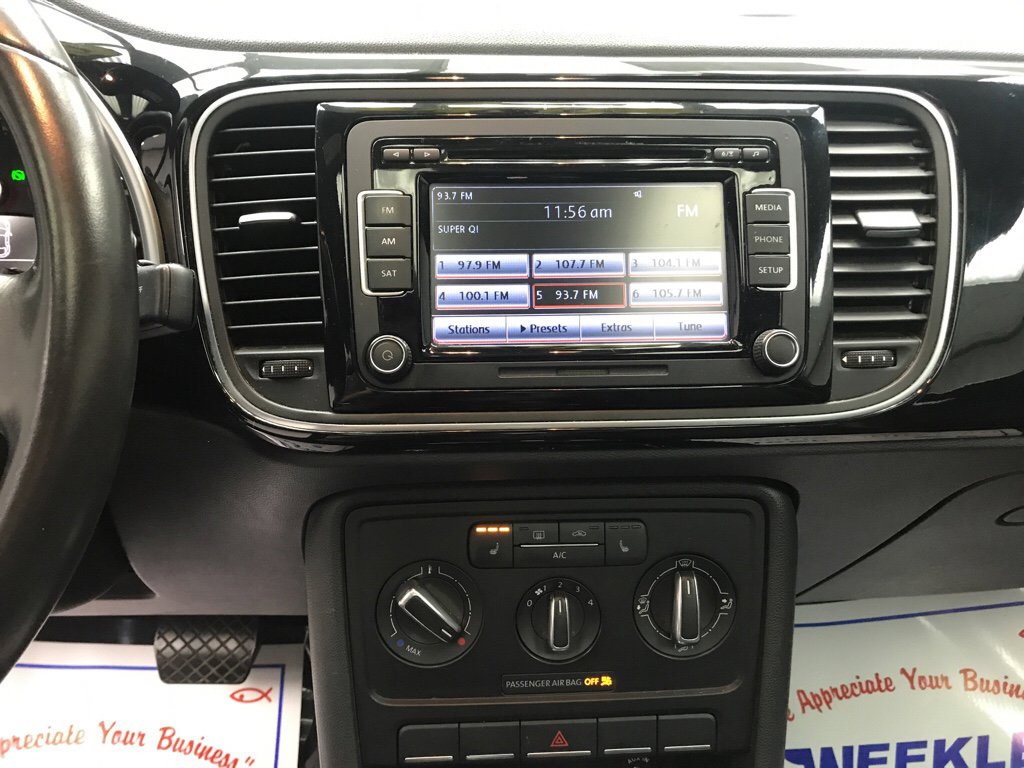 Used 2015 Volkswagen Beetle 1.8T image 12