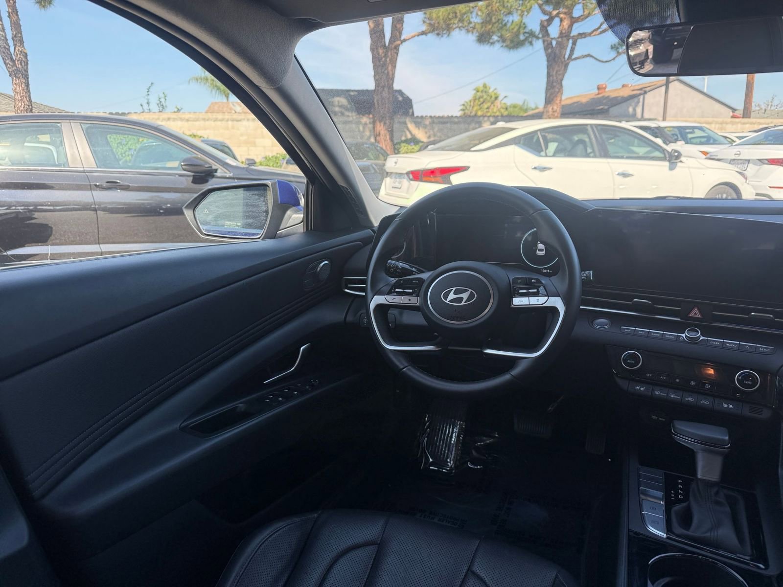 Used 2025 Hyundai Elantra Limited image 33