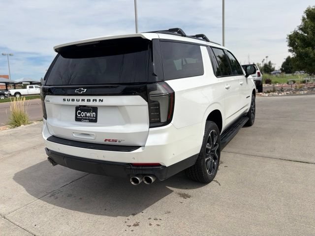 Used 2025 Chevrolet Suburban RST w/ Comfort Package AWD/4WD image 7