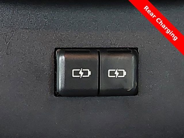 Used 2024 Toyota Highlander LE image 23