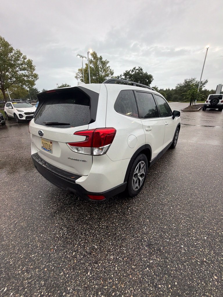 Used 2020 Subaru Forester Premium AWD/4WD image 8